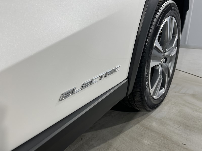 2022 (22) LEXUS UX 300e 150kW 54.3 kWh 5dr E-CVT 5910157