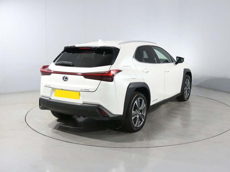 2022 (22) LEXUS UX 300e 150kW 54.3 kWh 5dr E-CVT 5910161