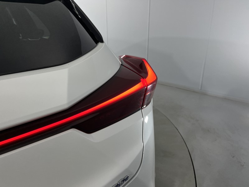 2022 (22) LEXUS UX 300e 150kW 54.3 kWh 5dr E-CVT 5910158