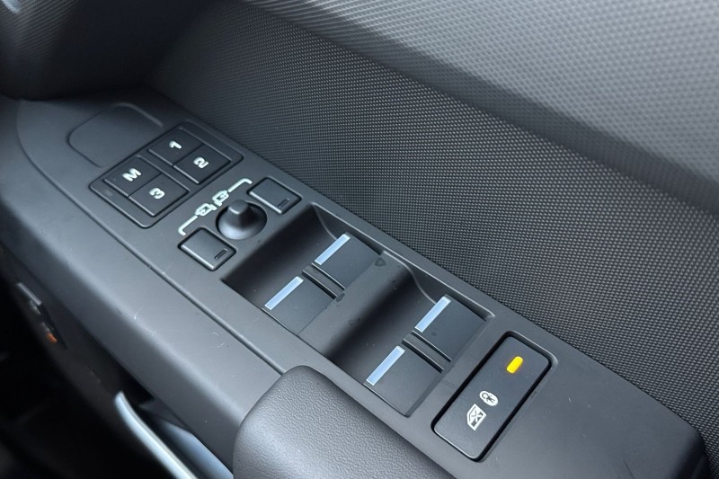  LAND ROVER DEFENDER 3.0 D250 X-Dynamic HSE 110 5dr Auto 4906378