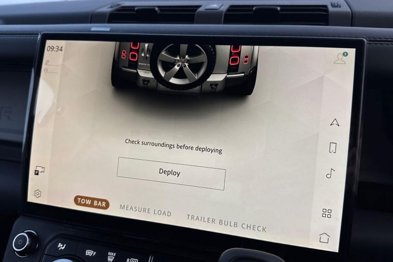  LAND ROVER DEFENDER 3.0 D250 X-Dynamic HSE 110 5dr Auto 4906376