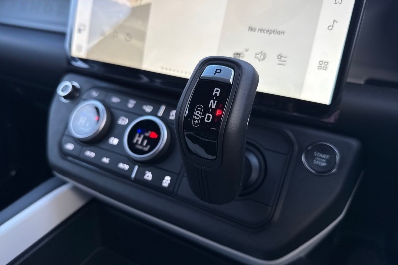  LAND ROVER DEFENDER 3.0 D250 X-Dynamic HSE 110 5dr Auto 4906367