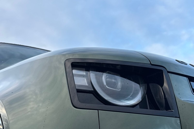  LAND ROVER DEFENDER 3.0 D250 X-Dynamic HSE 110 5dr Auto 4906371