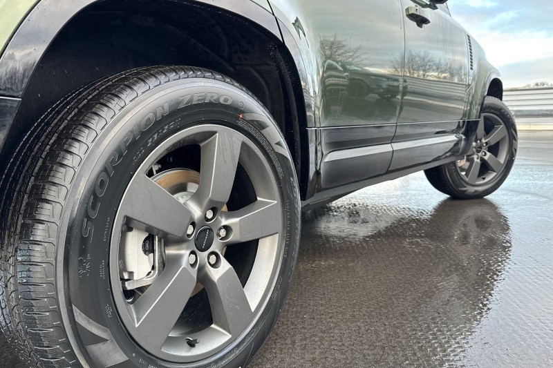  LAND ROVER DEFENDER 3.0 D250 X-Dynamic HSE 110 5dr Auto 4906399