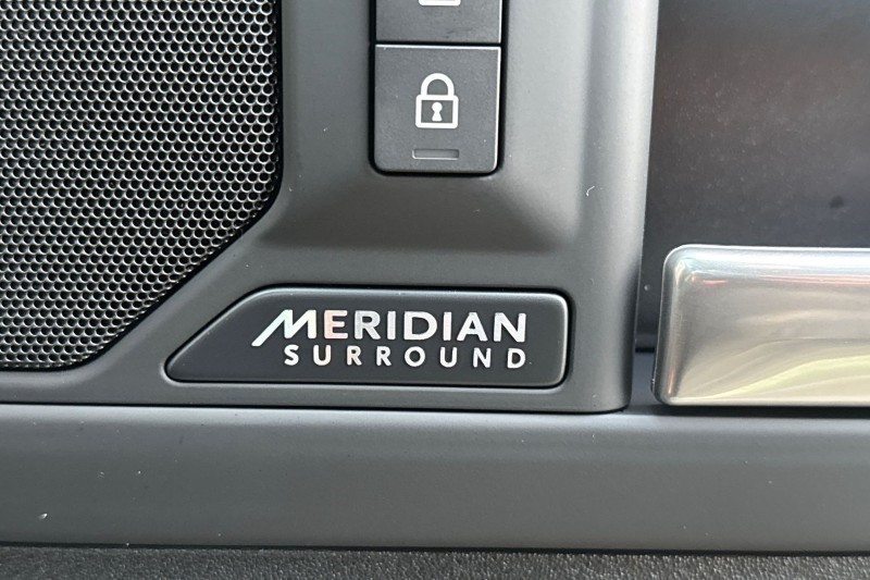  LAND ROVER DEFENDER 3.0 D250 X-Dynamic HSE 110 5dr Auto 4906403