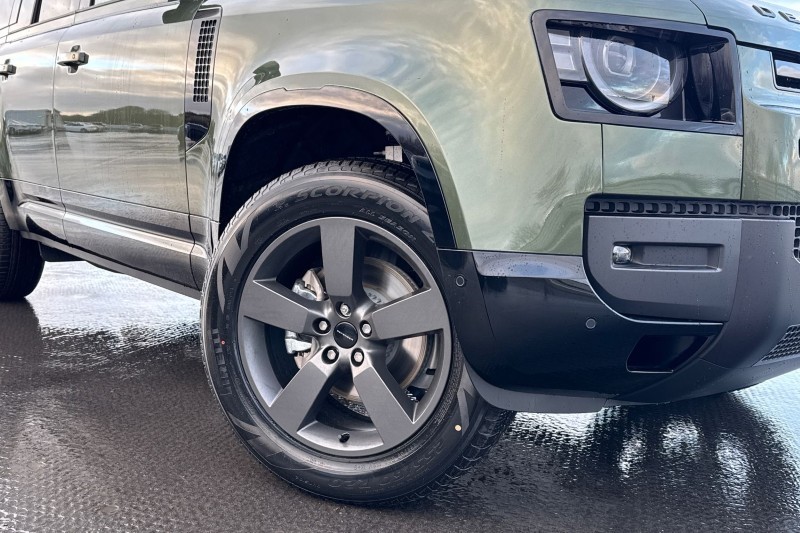  LAND ROVER DEFENDER 3.0 D250 X-Dynamic HSE 110 5dr Auto 4906393