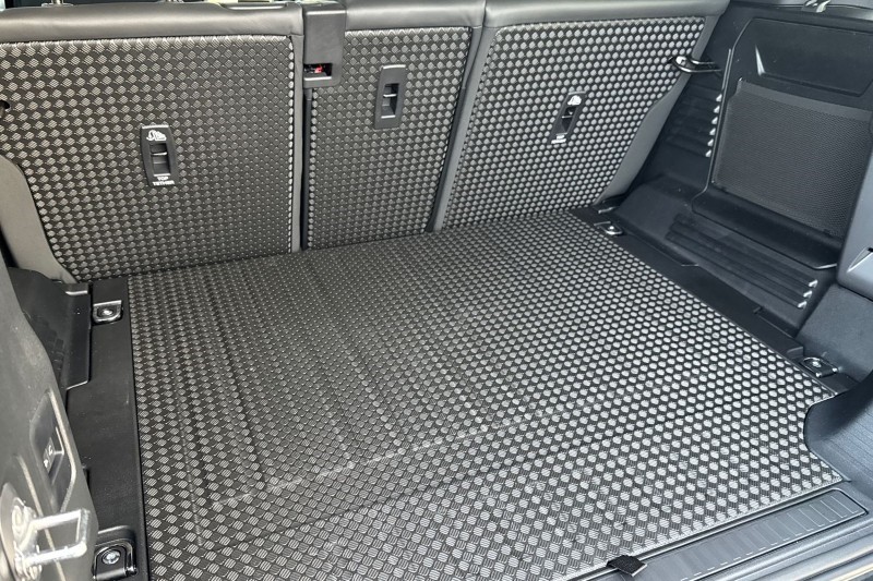  LAND ROVER DEFENDER 3.0 D250 X-Dynamic HSE 110 5dr Auto 4906391