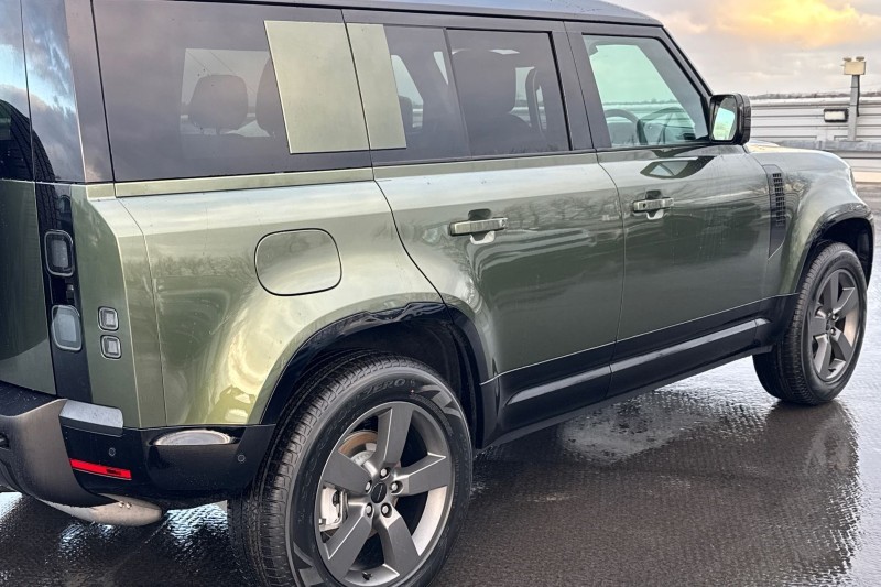  LAND ROVER DEFENDER 3.0 D250 X-Dynamic HSE 110 5dr Auto 4906402