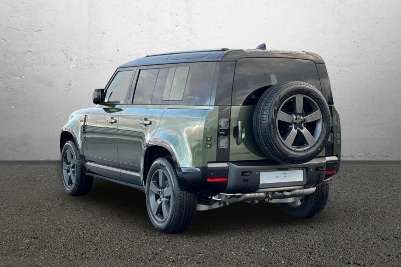  LAND ROVER DEFENDER 3.0 D250 X-Dynamic HSE 110 5dr Auto
