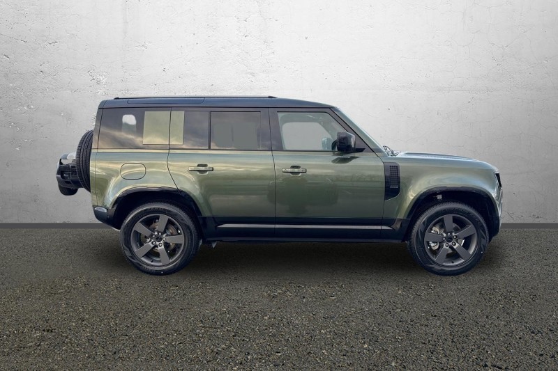  LAND ROVER DEFENDER 3.0 D250 X-Dynamic HSE 110 5dr Auto 4906359