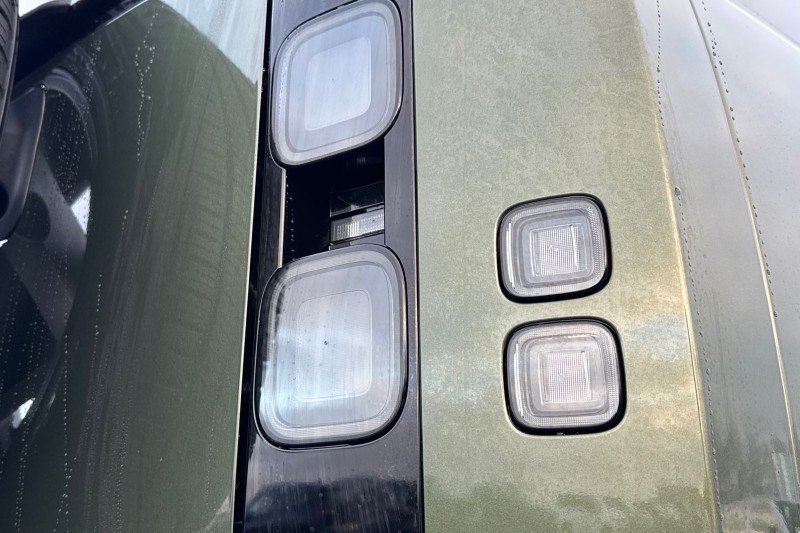  LAND ROVER DEFENDER 3.0 D250 X-Dynamic HSE 110 5dr Auto 4906398