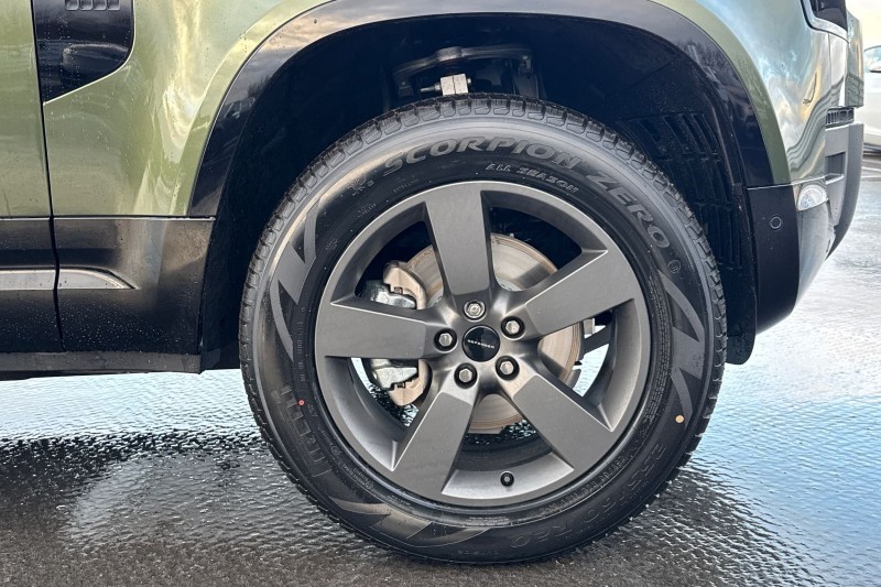  LAND ROVER DEFENDER 3.0 D250 X-Dynamic HSE 110 5dr Auto 4906362