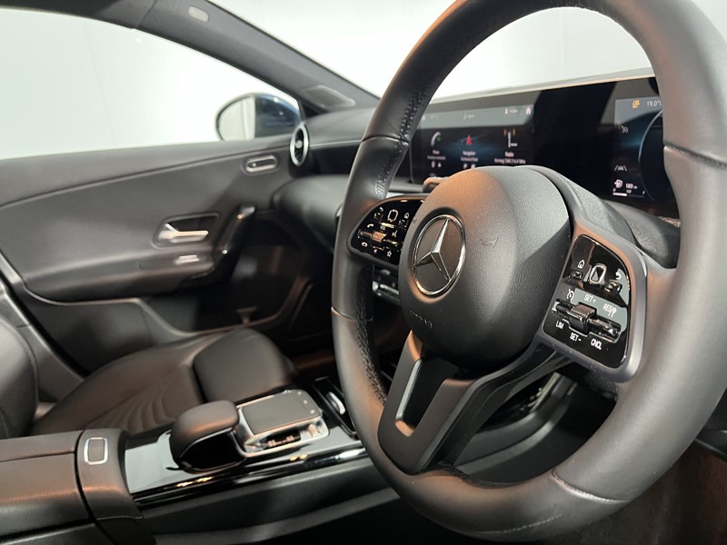 2019 (19) MERCEDES-BENZ A CLASS A180 SE Executive 5dr Auto 5929397