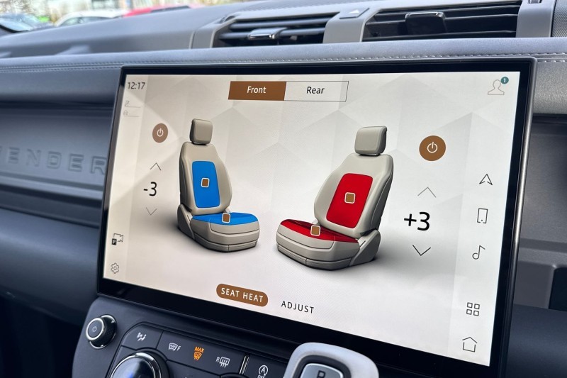  LAND ROVER DEFENDER 4.4 P635 Octa 110 5dr Auto 4945111