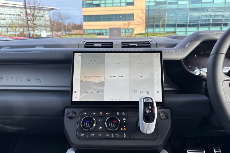  LAND ROVER DEFENDER 4.4 P635 Octa 110 5dr Auto 4945093