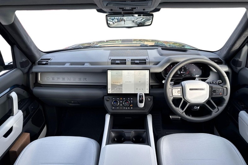  LAND ROVER DEFENDER 4.4 P635 Octa 110 5dr Auto 4945088