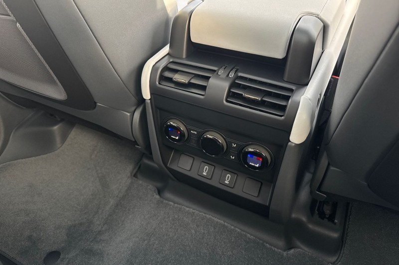  LAND ROVER DEFENDER 4.4 P635 Octa 110 5dr Auto 4945097