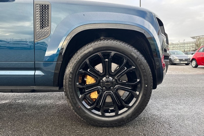  LAND ROVER DEFENDER 4.4 P635 Octa 110 5dr Auto 4945087