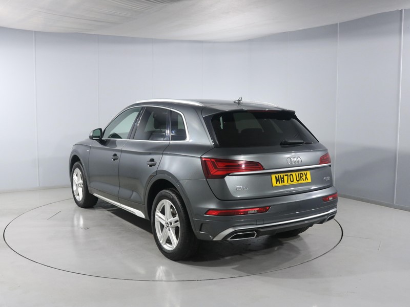 2020 (70) AUDI Q5 40 TDI Quattro S Line 5dr S Tronic – Video 1 of 1