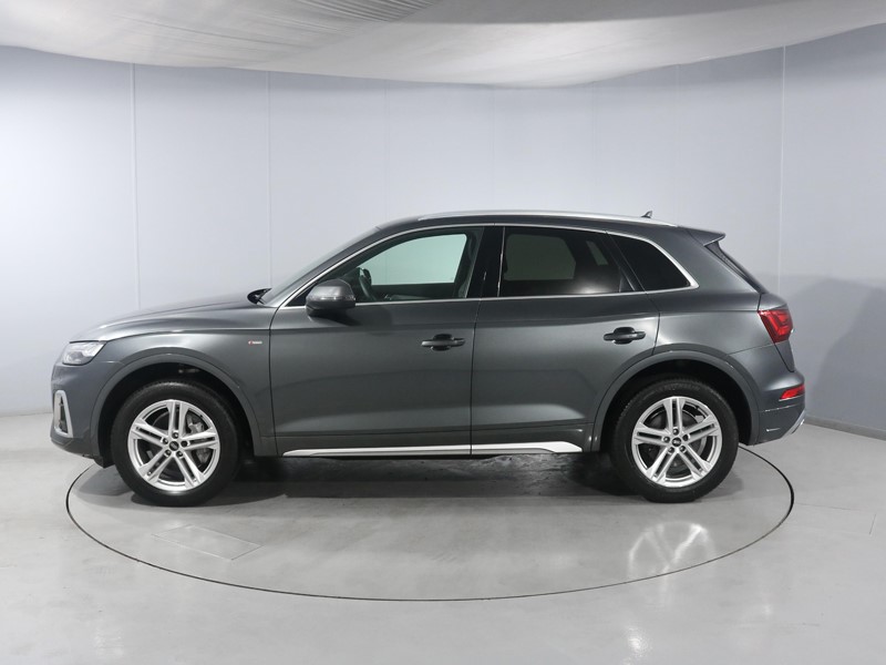 2020 (70) AUDI Q5 40 TDI Quattro S Line 5dr S Tronic 5964155