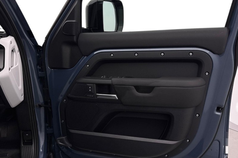  LAND ROVER DEFENDER 3.0 D250 S 110 5dr Auto 4996076