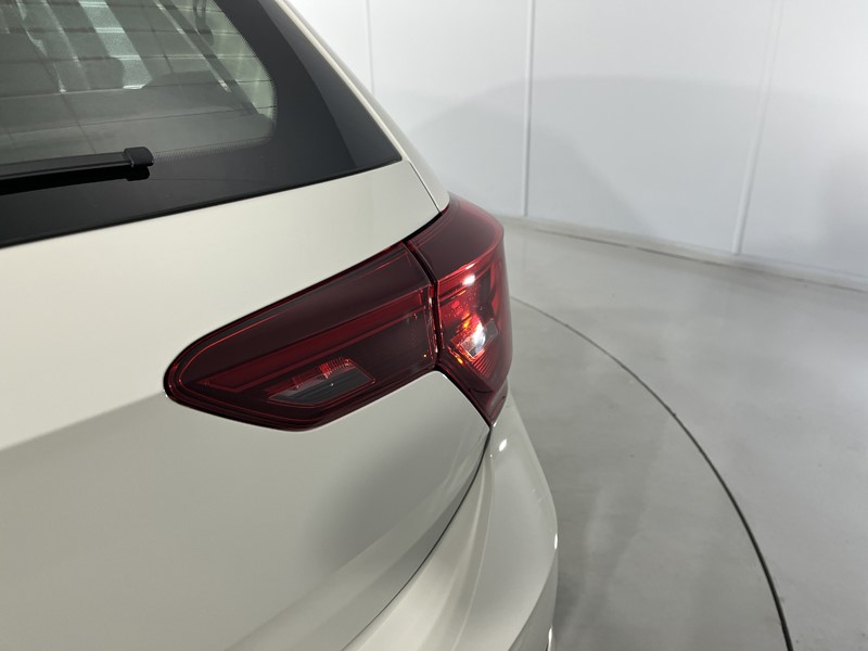 2023 (23) VOLKSWAGEN POLO 1.0 TSI Life 5dr 5983638