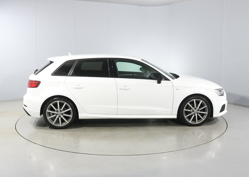 2018 (67) AUDI A3 1.5 TFSI Black Edition 5dr 5992803