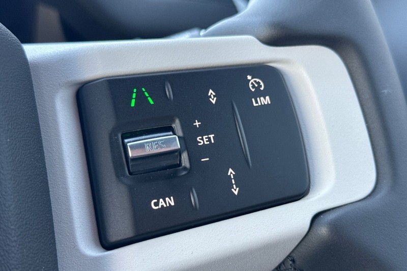  LAND ROVER DEFENDER 3.0 D250 X-Dynamic SE 110 5dr Auto 5359853