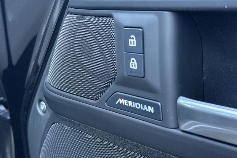  LAND ROVER DEFENDER 3.0 D250 X-Dynamic SE 110 5dr Auto 5359880