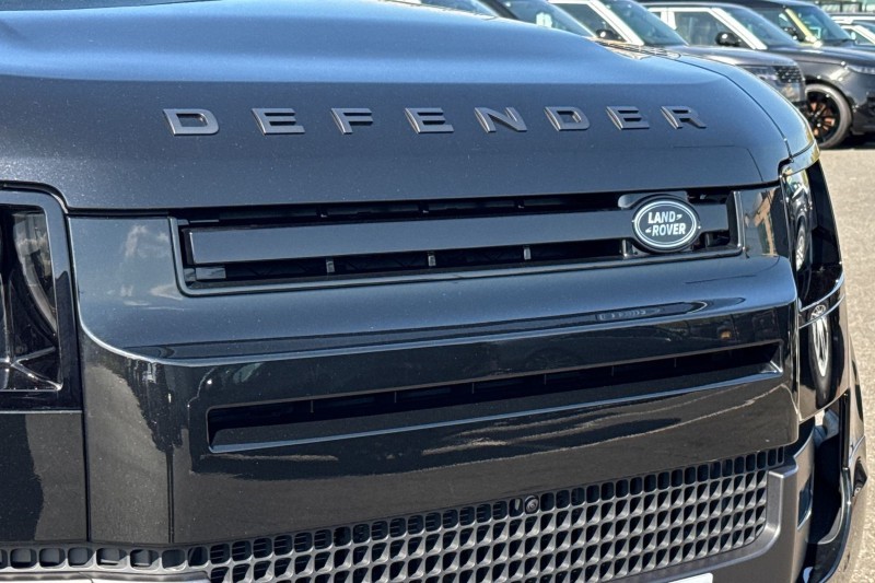  LAND ROVER DEFENDER 3.0 D250 X-Dynamic SE 110 5dr Auto 5359870