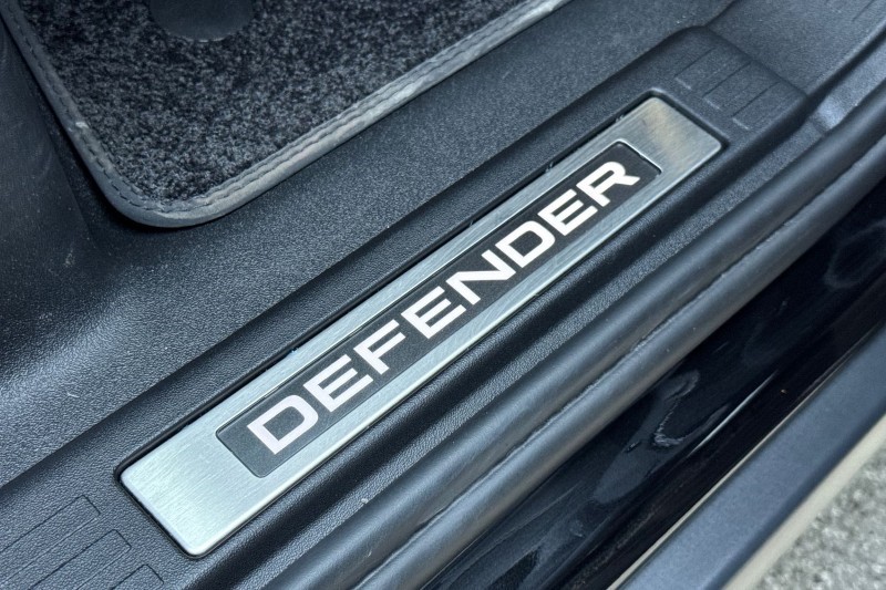  LAND ROVER DEFENDER 3.0 D250 X-Dynamic SE 110 5dr Auto 5359865