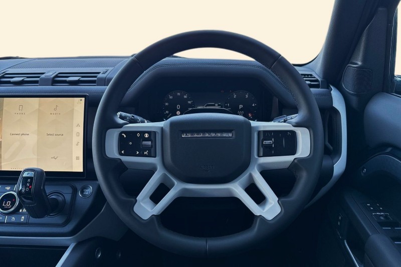  LAND ROVER DEFENDER 3.0 D250 X-Dynamic SE 110 5dr Auto 5359840