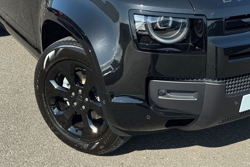  LAND ROVER DEFENDER 3.0 D250 X-Dynamic SE 110 5dr Auto 5359869