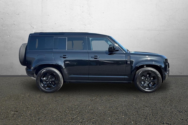  LAND ROVER DEFENDER 3.0 D250 X-Dynamic SE 110 5dr Auto 5359830