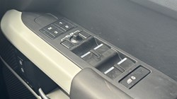 2024 (24) LAND ROVER DEFENDER 2.0 P400e X-Dynamic HSE 110 5dr Auto 4548227