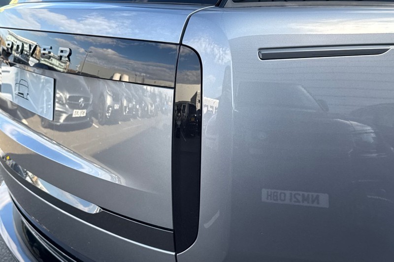  LAND ROVER RANGE ROVER 3.0 D300 Edition 4dr Auto 5134506