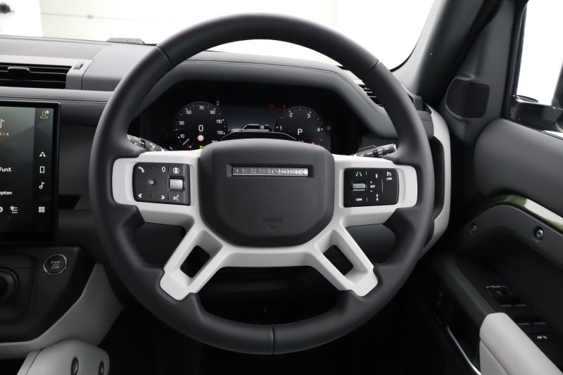  LAND ROVER DEFENDER 3.0 D250 S 110 5dr Auto 5498442