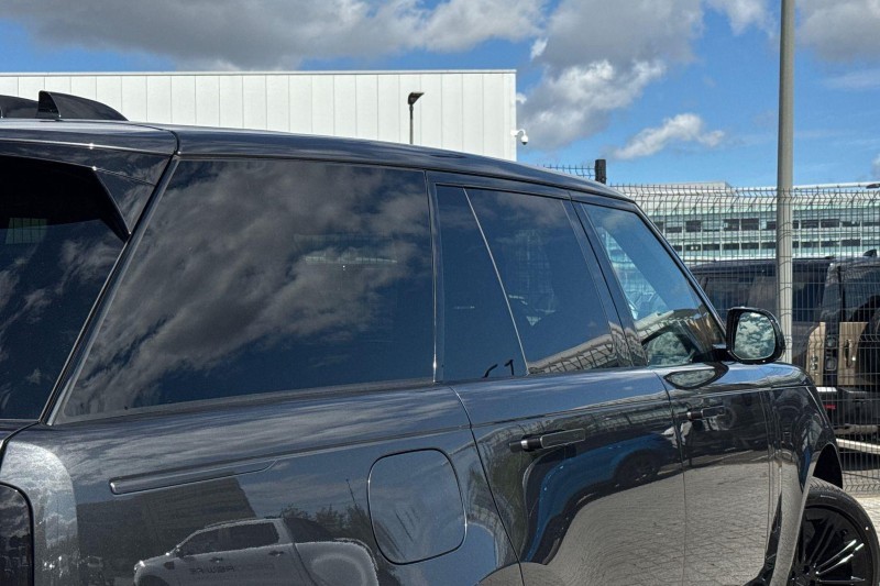  LAND ROVER RANGE ROVER 3.0 D300 Edition 4dr Auto 5691580