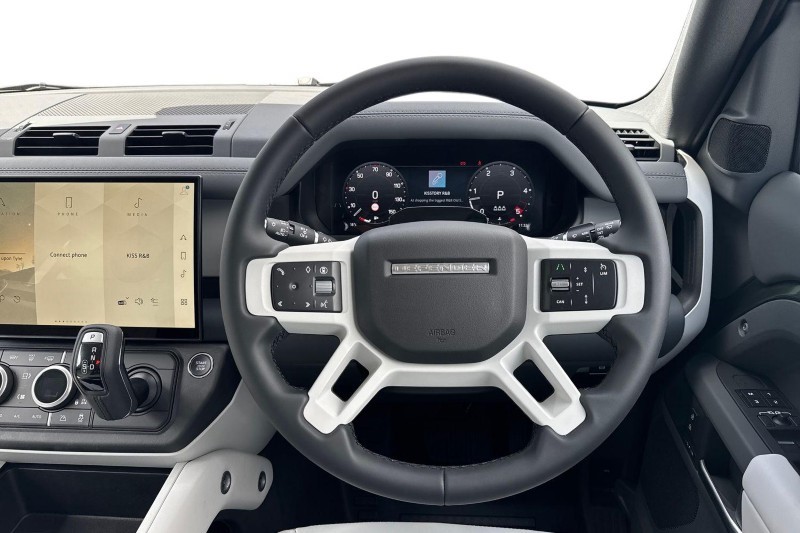  LAND ROVER DEFENDER 3.0 D250 X-Dynamic SE 110 5dr Auto 5479682