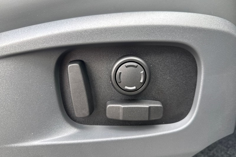  LAND ROVER DEFENDER 3.0 D250 X-Dynamic SE 110 5dr Auto 5479691