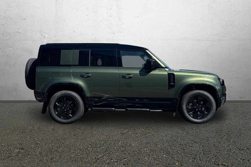  LAND ROVER DEFENDER 3.0 D250 X-Dynamic SE 110 5dr Auto 5479672