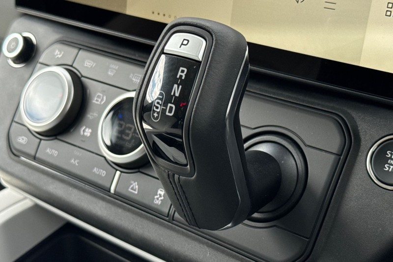  LAND ROVER DEFENDER 3.0 D250 X-Dynamic SE 110 5dr Auto 5479680