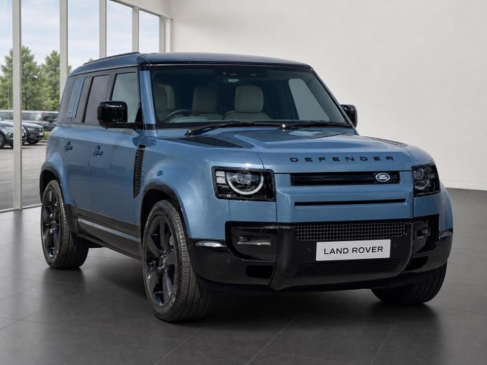 LAND ROVER DEFENDER