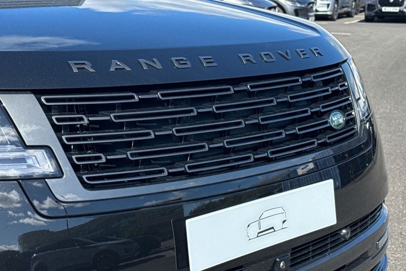  LAND ROVER RANGE ROVER 3.0 D300 SE 4dr Auto 5481029