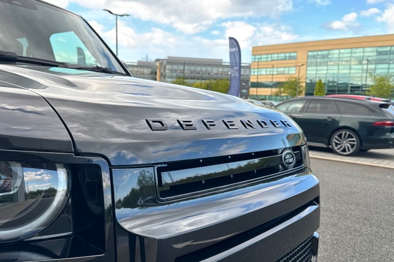  LAND ROVER DEFENDER 3.0 D350 X-Dynamic HSE 110 5dr Auto 5419820