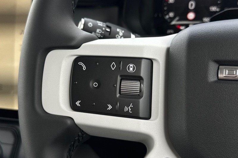  LAND ROVER DEFENDER 3.0 D250 S 90 3dr Auto 5576409