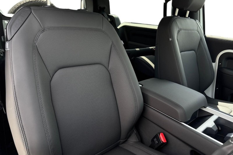  LAND ROVER DEFENDER 3.0 D250 S 90 3dr Auto 5576408
