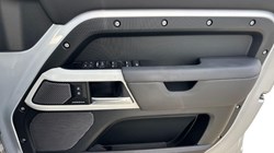 2024 (24) LAND ROVER DEFENDER 3.0 D250 XS Edition 110 5dr Auto 4523539