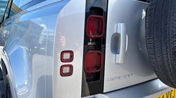 2024 (24) LAND ROVER DEFENDER 3.0 D250 XS Edition 110 5dr Auto 4523536