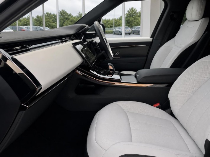 LAND ROVER RANGE ROVER SPORT 3.0 D300 Dynamic SE 5dr Auto 5917880